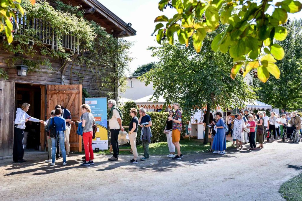 Volles Haus beim Film ohne Grenzen Festival in der Kulturscheune auf dem Eibenhof am ScharmĂĽtzelsee